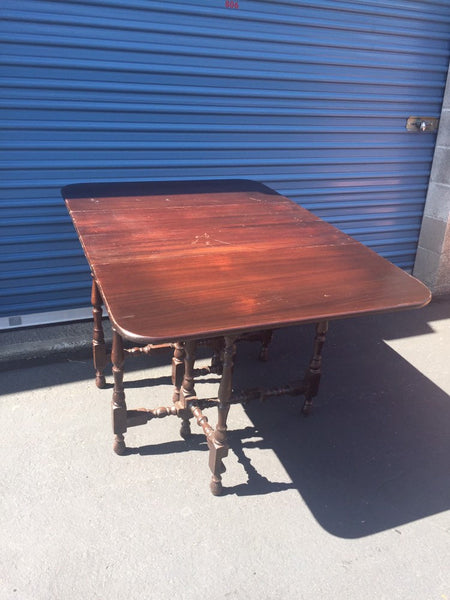 Antique Heywood Wakefield Drop Leaf Dining Table with 4 Chairs/ 1 leaf / table pads.