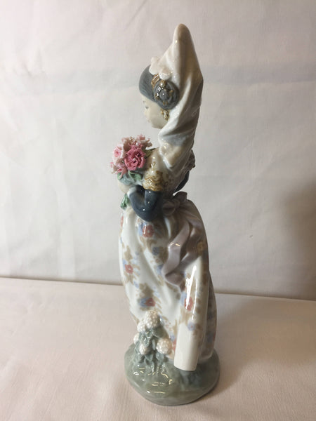 Lladro Girl With Bouquet Of Flowers Llardro 1304 Rare