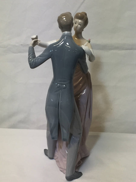 Lladro Anniversary Waltz  #1372