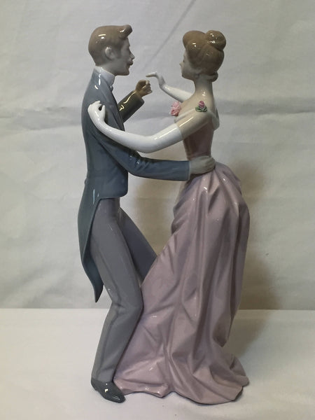 Lladro Anniversary Waltz  #1372