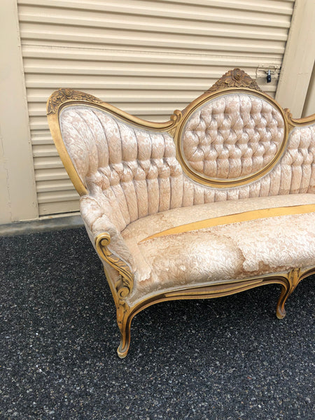 Vintage Victorian style Tufted Sofa- needs reupholstery